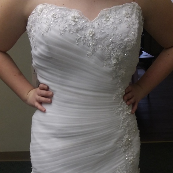 Alfred Angelo Dresses & Skirts - NWT Mermaid Style White Alfred Angelo Bridal Dress
